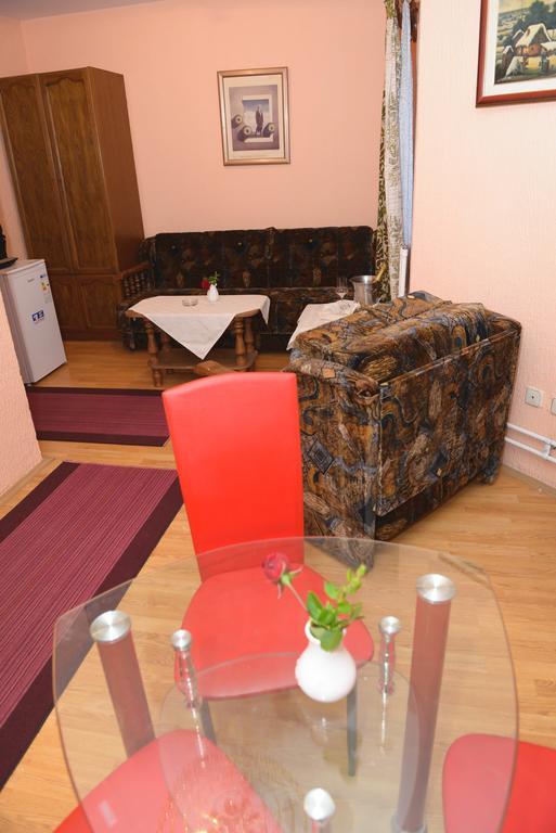 Beli Dvor Hotel Sombor Ruang foto