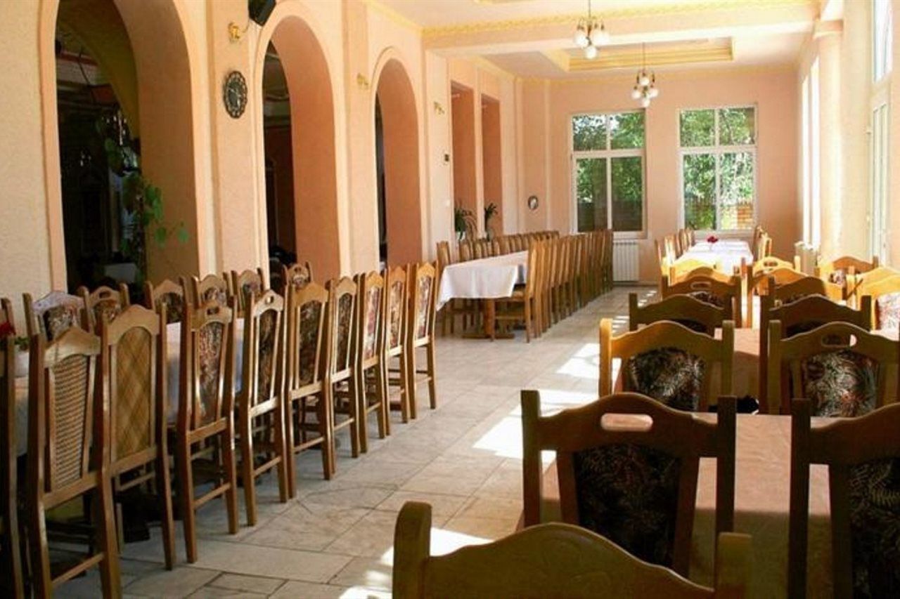 Beli Dvor Hotel Sombor Bagian luar foto