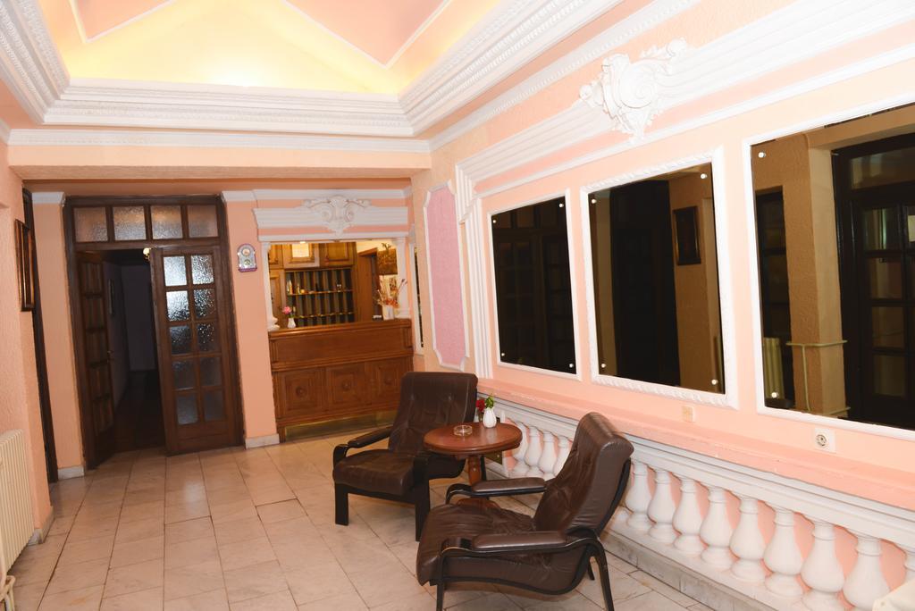 Beli Dvor Hotel Sombor Bagian luar foto